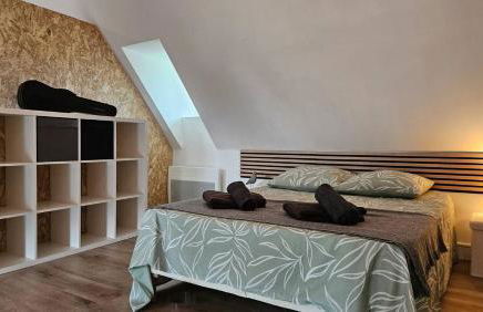 Lou Clapas - Photo 7