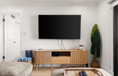 Serenity Shores Renovated Top Floor Condo w Stunning Ocean Views - Foto 37