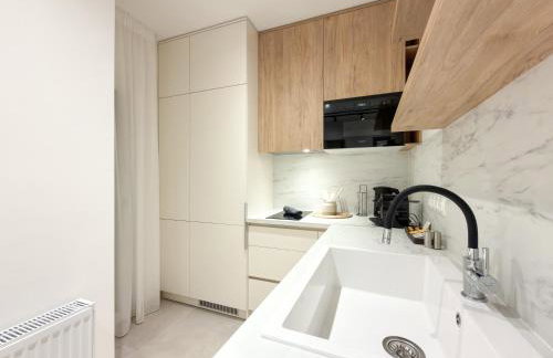 Luxury Downtown Apartment A2 - Photo 12