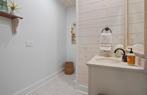 L & L Lodge - Six Bedrooms! Pet-Friendly! - Foto 13