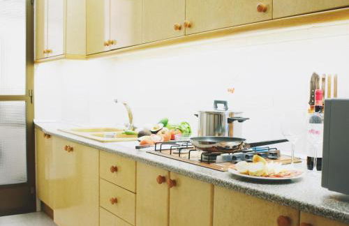 Amplio y luminoso apartamento cerca del centro y la playa con piscina y parking privado - Foto 30