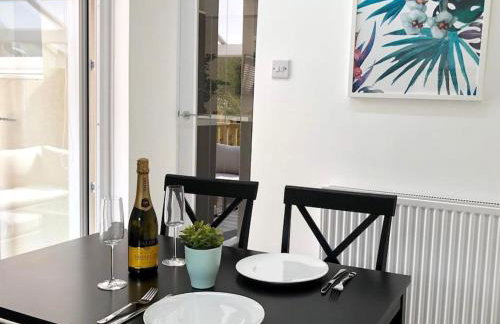 Rhondda Valleys with Breathtaking Riverside Views - Foto 11