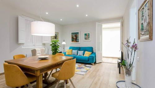 Lovely Designed House Connected To Center - Foto 1