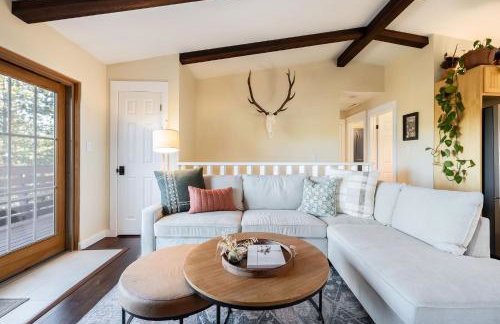 Pine Perch ~ Cozy Mountain Cabin w/ Views - Foto 7