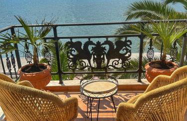 Sunset House - Photo 1