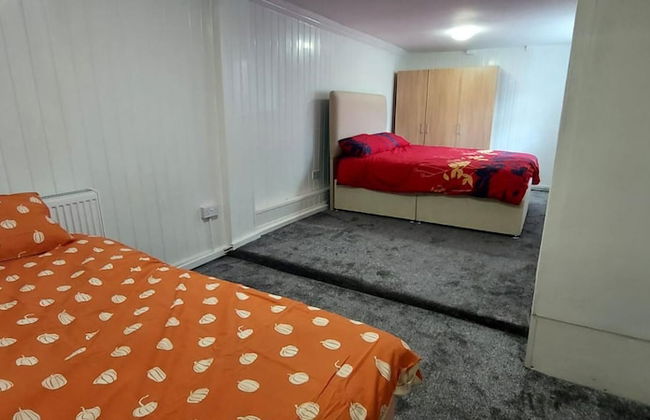 Lovely 3-bed Apartment in Parkgate Rotherham - Photo 5