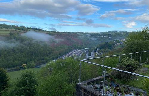 The Crest Hillside Retreat With Hot Tub - Foto 28