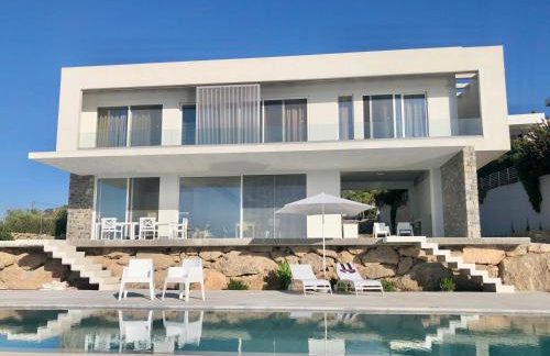 Kuro Beach House - Oceanfront Luxury & 25m pool - Foto 1