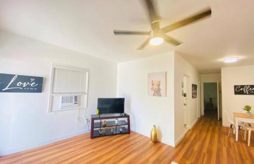 Apartment in the Heart of Calle 8 with Parking - Foto 8
