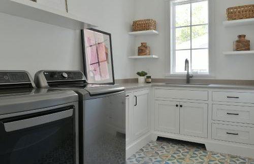 Lagoon View 5 Bedroom Moreland Village Home 5573 - Photo 6