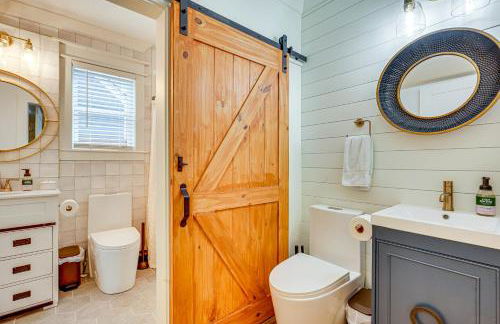 Dtwn Retreat with Game Room! Walk to Hampton Park - Foto 22