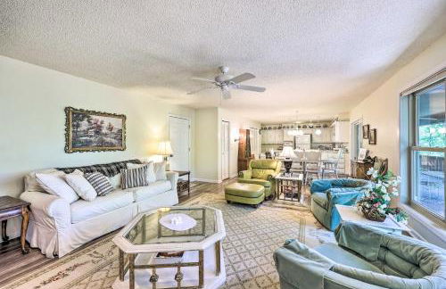 Furnished Deck with Views Hot Springs Cottage - Foto 5