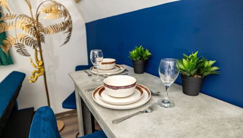 Modern 2-Bed Apartment - Near Train and Town - Parking Available - Foto 2