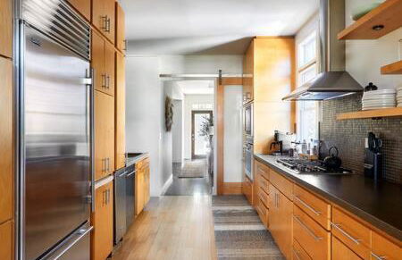 Chic 4BR with Fenced Yard, Walk to Dining, Parking, 5 Mins to Nissan Stadium, Less than 10 Mins to Broadway, Workspace, Parking, 24 Hr Hospitality, Great for Families - Foto 13