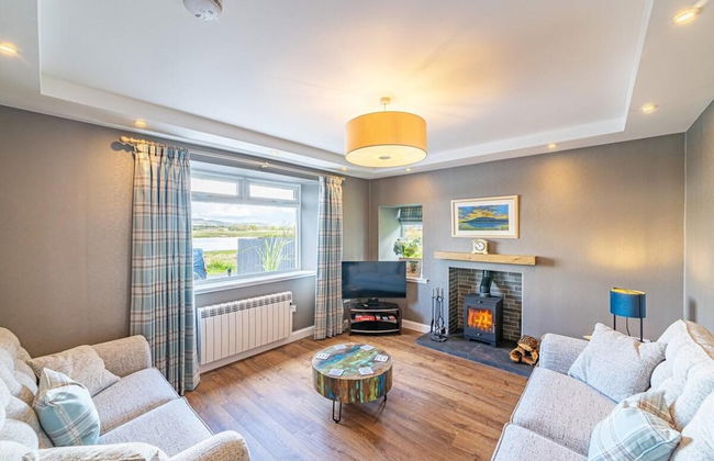 3 Bed Cottage - Sleeps 6 - Garden - Parking - Wifi - Foto 8