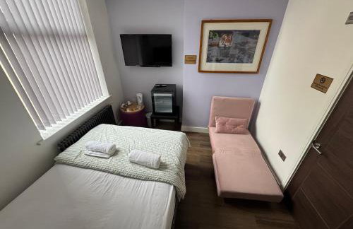 Southgate Luxury Apartments-Jaquzzi Bath-Private Parking- suitable for contractors - Foto 8