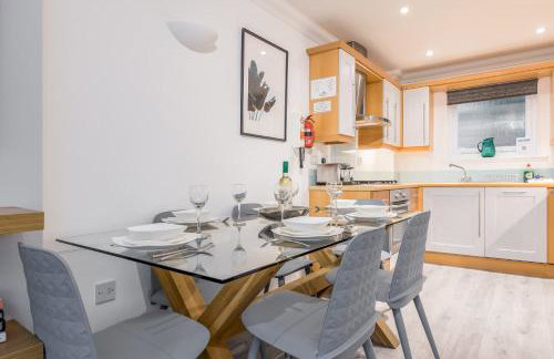 Magnolia House - Beautiful Townhouse in Old Town Poole - Photo 4