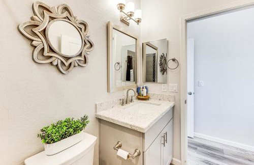 Cozy Couples Retreat with Views in Apache Junction - Foto 19