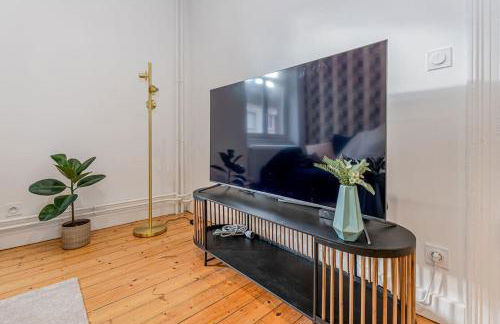 Plumeria - Grand Appartement 75m2 - Au calme avec Jardin - Idéal Famille ou Groupe de Travailleurs - Parking Public Gratuit - 2 Chambres - 4 Lits séparés - Foto 19