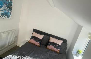 Rhondda Valleys with Breathtaking Riverside Views - Foto 29