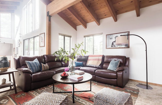 Wolfe by AvantStay | 5mins NorthStar! Fireplace, 2 Private Decks! - Photo 100