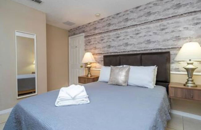 Amazing 5 BR w Game Room Minutes From Disney - Foto 64