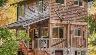 Riverfront Retreat Hot Tub Sauna Yard Gazebo and VIEWS - Foto 4