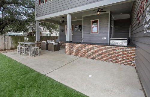 Luxury 5 BR 4 Bath, Hot Tub, Outdoor Kitchen, Across Street from Kyle Field! - Foto 48