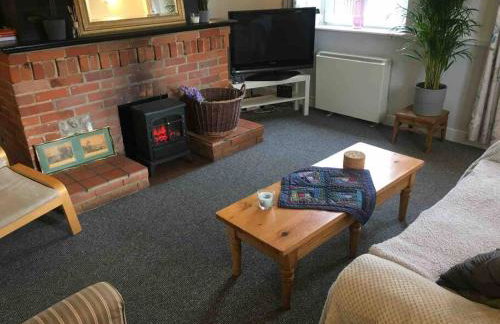 Corner Cottage - base for exploring North Norfolk - Photo 15