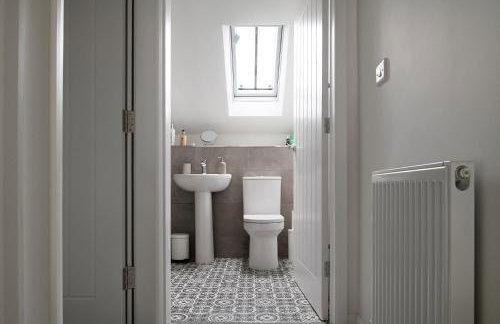 Spacious and modern family apartment, central and within walking distance to local amenities - Foto 19