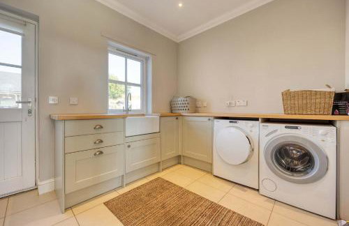 Stunning 4 Bedroom Farmhouse - Foto 27