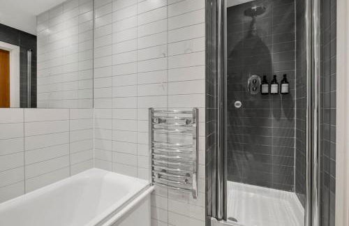 Modern 1BR Apartment Near ExCeL London & O2 Easy Access to Central London - Foto 9