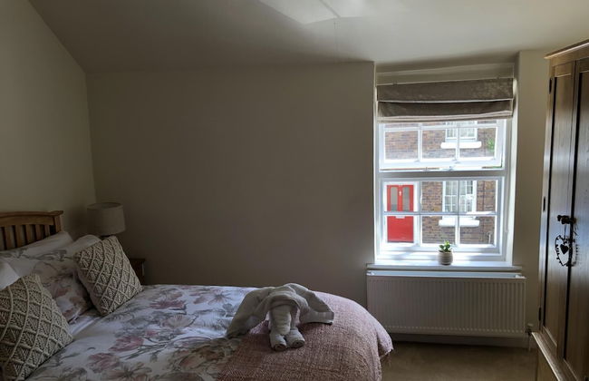 2 Bed Cottage - Sleeps 4 - Parking - Wifi - Foto 3