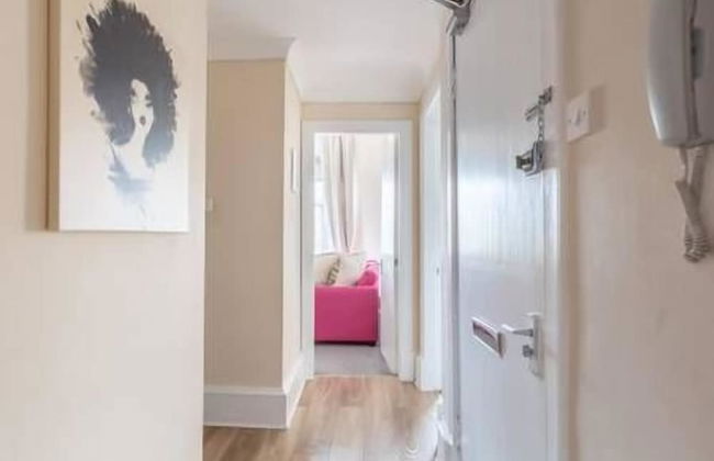 Maya's Glasgow Holiday Homes - Photo 12