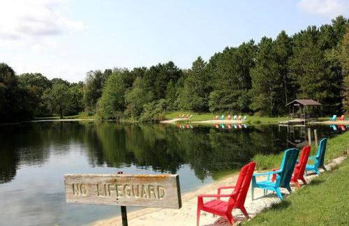 Lakefront Cabin Rental with a Paddle Boat near Wisconsin Dells, Wisconsin - Foto 21