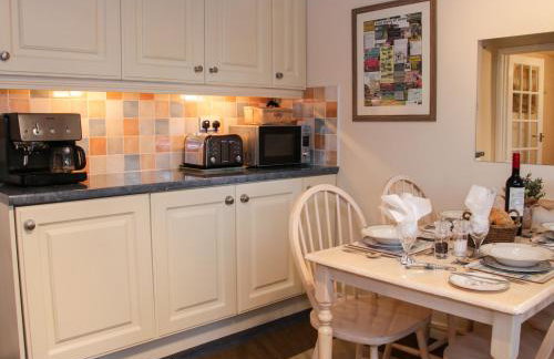 Cream Door Cottage - Photo 10