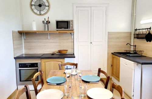 Maguilon H - 10 personnes - Proche rivière et Vals bains - Foto 23