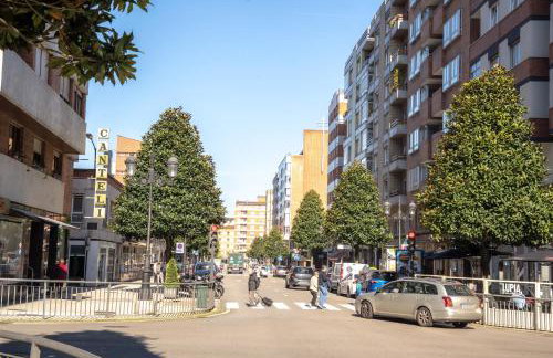 LUJO Parking, Proyector, Maquinita y Patinetes - Foto 47