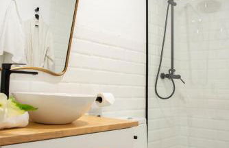 Duerme junto a la Plaza de Toros de Granada. - Foto 18