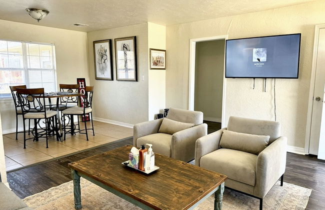 2 brs House With Fenced Yard Near the ZOO - Photo 5