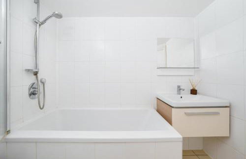 Modern 3BR - Flat Sleeps 8 - Walk to Liverpool St - Foto 9