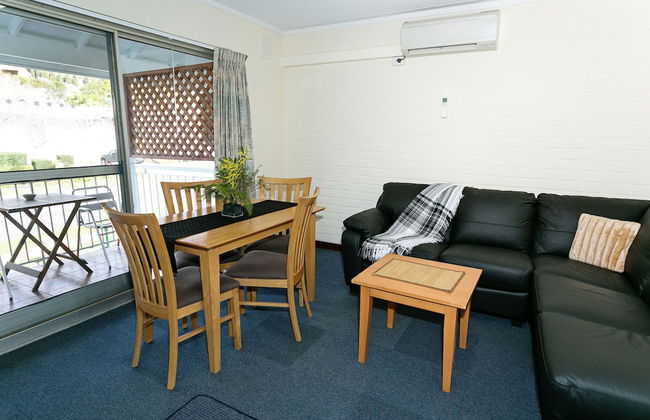 Dolphin Lodge - Photo 55