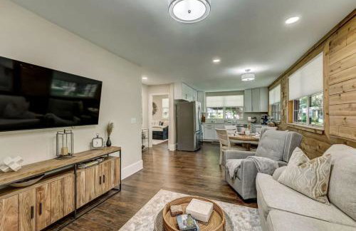 Cozy Riverside Villa - Walkable to Bars & Restaurants - Foto 8