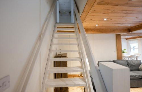 Lilly Lodge; nestled within the forest. - Foto 24