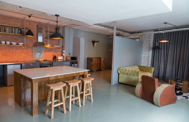 Buitenkloof Studio - Photo 8