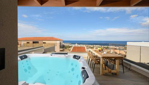 Villa Nicole - Private Pool & Rooftop Jacuzzi - Foto 3