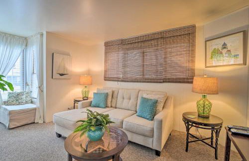 Cozy Downtown Cottage Near Beach and Pier - Foto 8