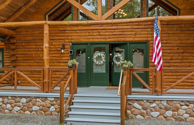 The Bigwood Cabin by Avantstay Hot Tub Firepit Pool Table Private Yard - Photo 78