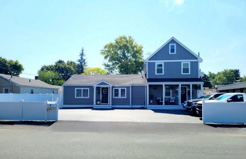 Cozy house, close to downtown Danvers - Foto 1