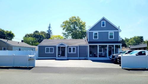 Cozy house, close to downtown Danvers - Foto 1